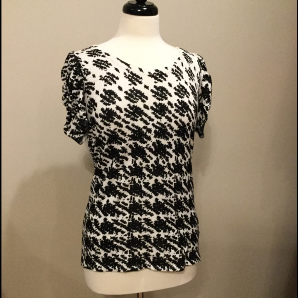 Style & Company, Medium, Short sleeve scoop neck lightweight soft sweater